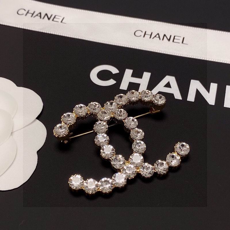 Chanel Brooch 3lyx210